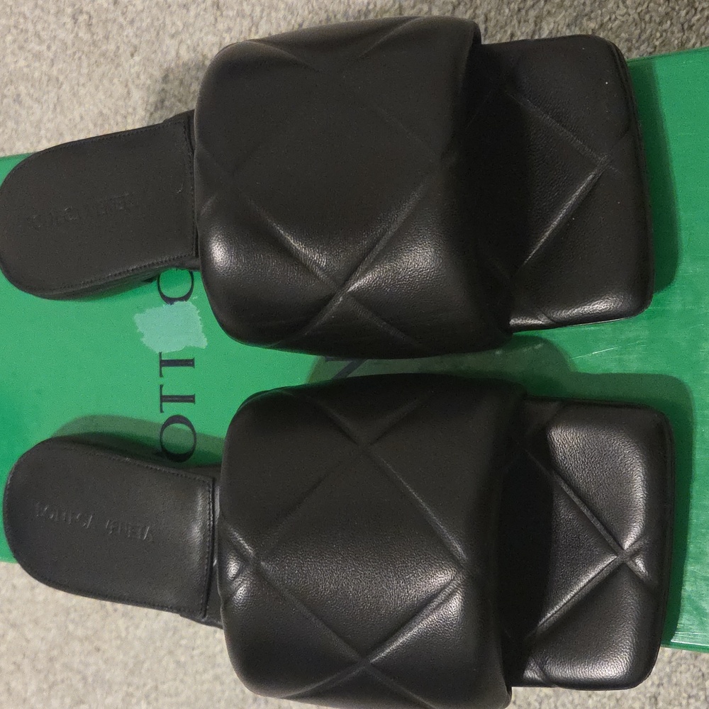 Bottega Veneta Black Quilted Sandals